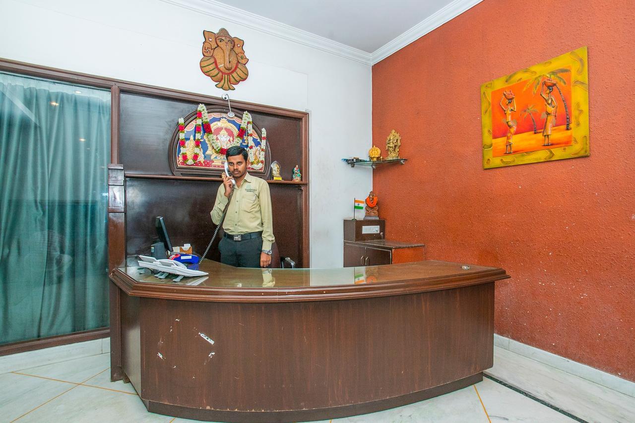 Oyo 18762 Vaishnavi Residency Bangalore Exterior foto